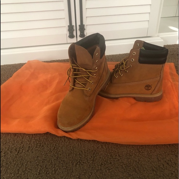 Timberland boots size 9 - Picture 2 of 3